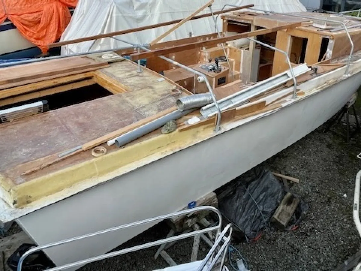 Polyester Hull Sloop 1080