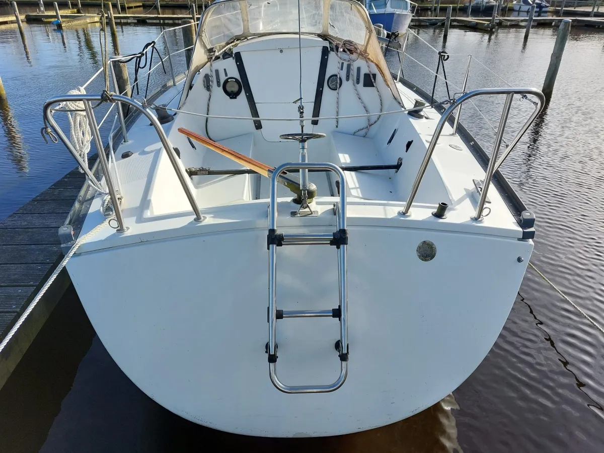 Polyester Sailboat Comet 801