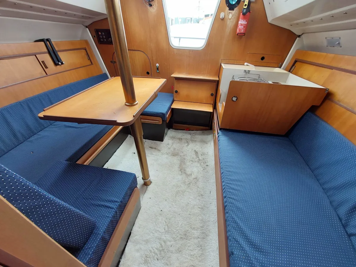 Polyester Sailboat Comet 801