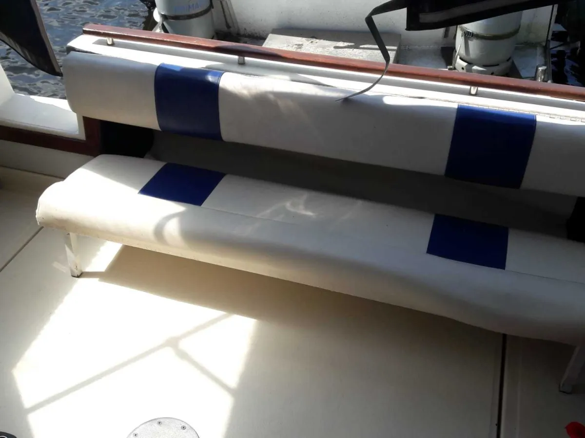 Polyester Motorboat Sea Ray Sundancer 268