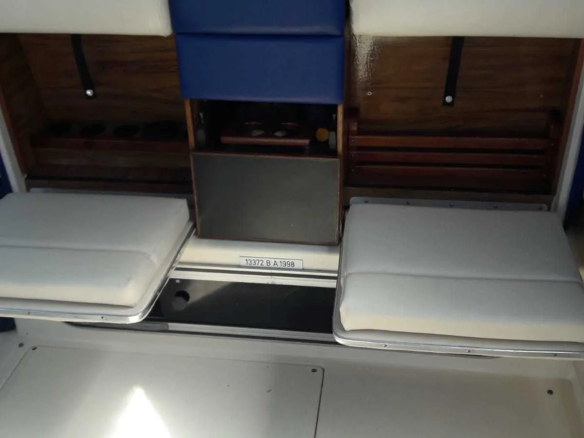 Polyester Motorboat Sea Ray Sundancer 268