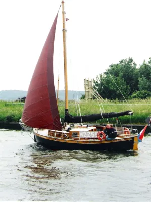 Wood Sailboat Kajuitzeilsloep 900 Photo 2