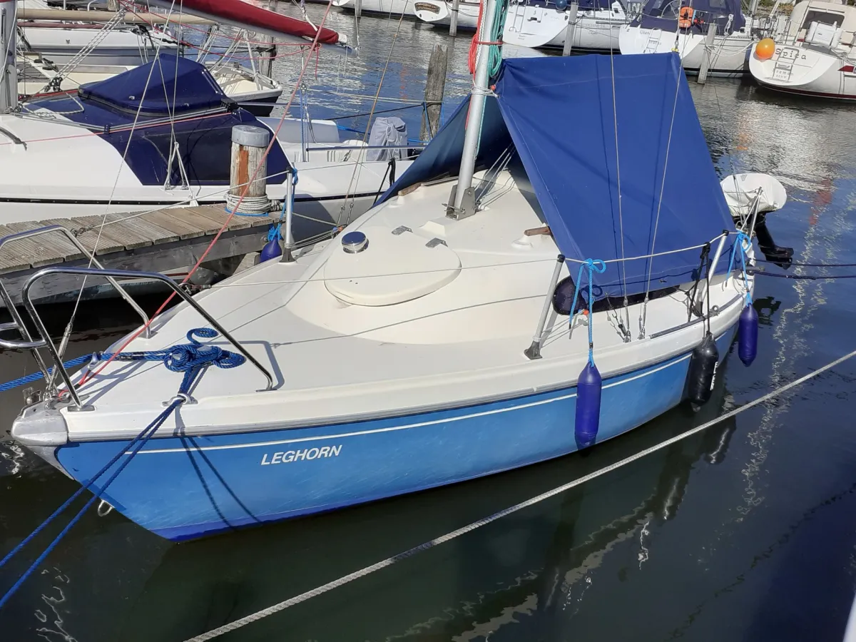 Polyester Sailboat Manta 19