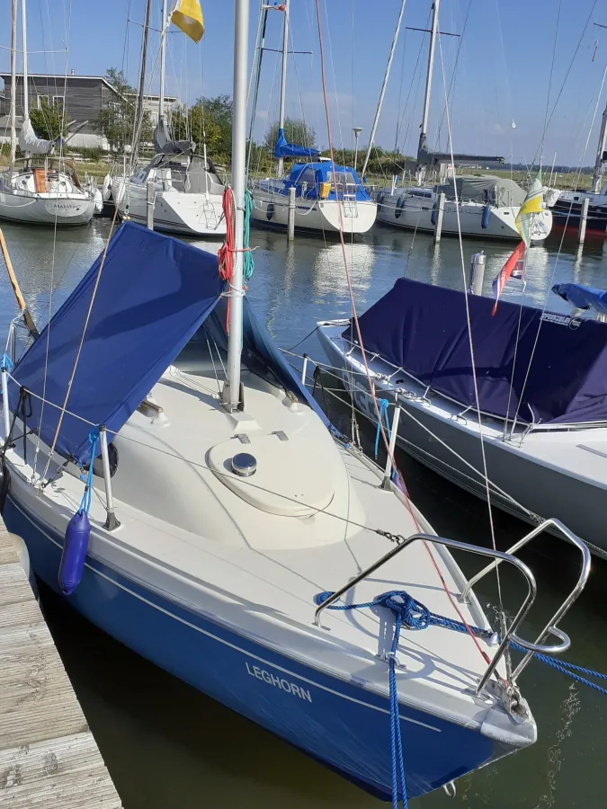 Polyester Sailboat Manta 19