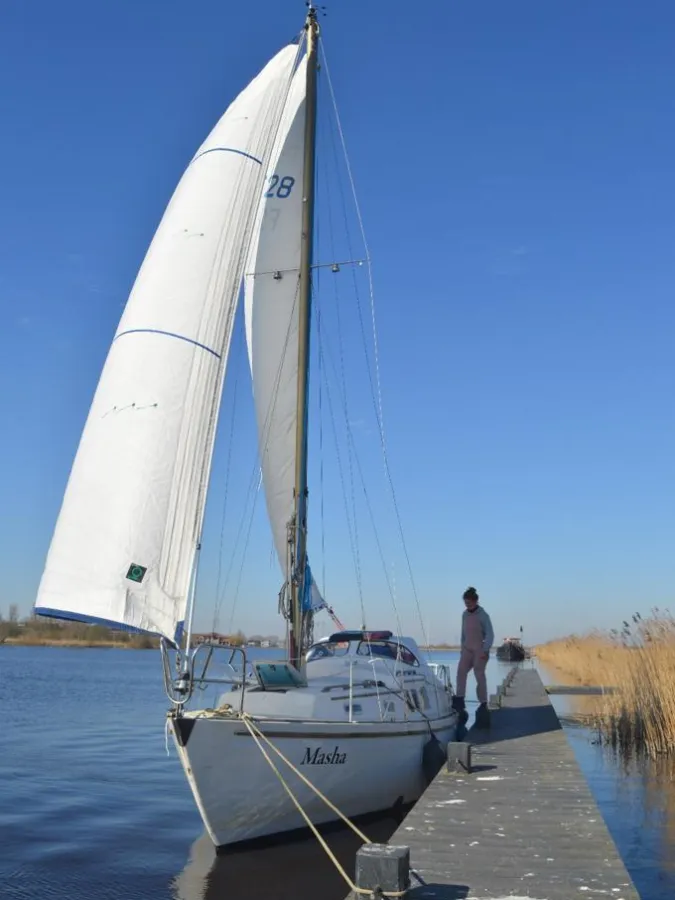 Polyester Sailboat Fellowship 28