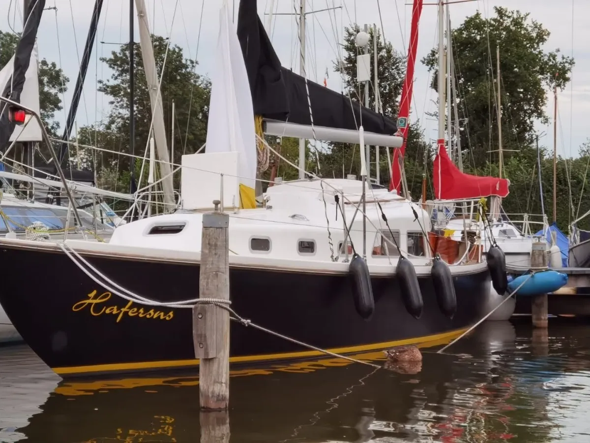 Polyester Sailboat Contest 27