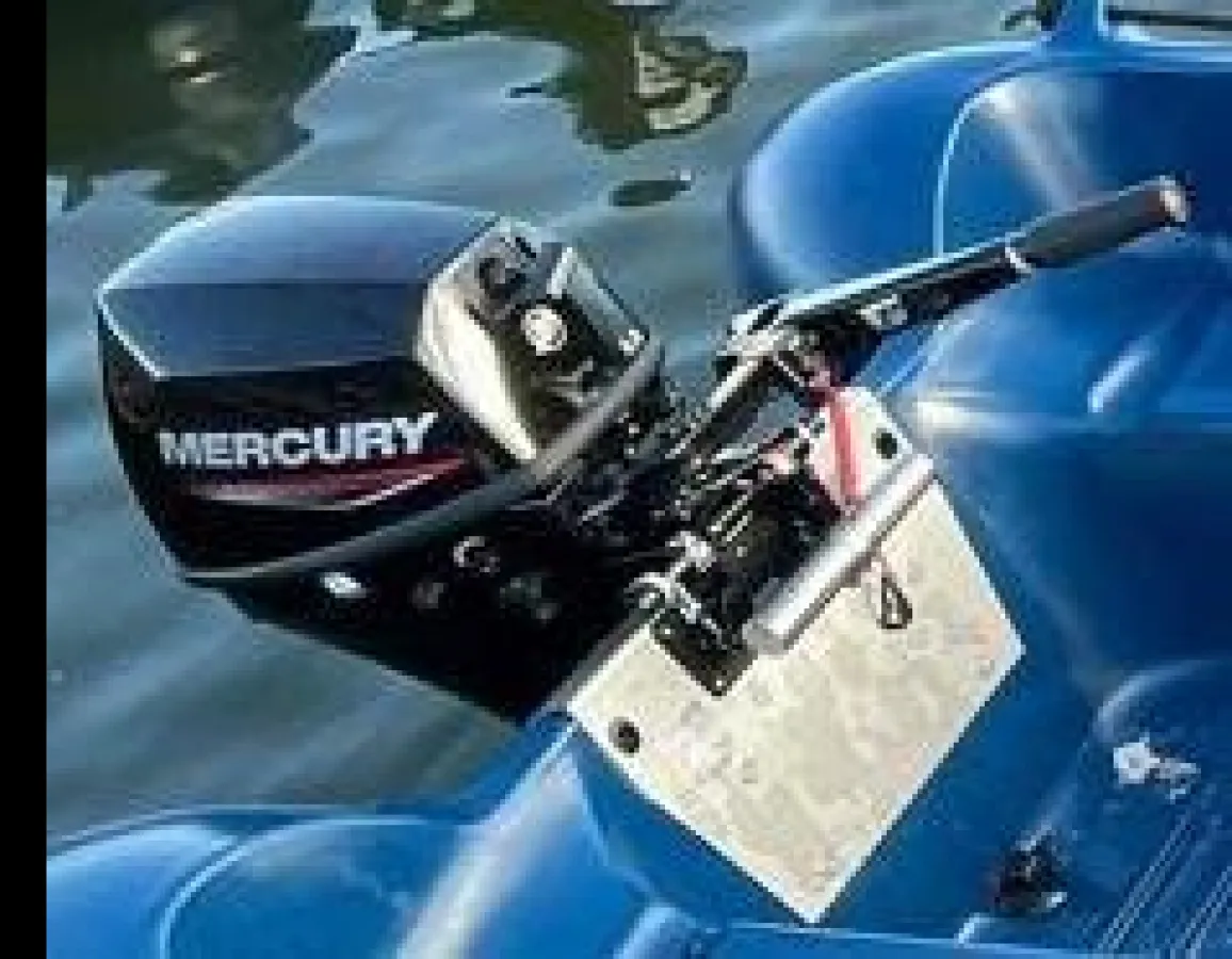 Steel outboard motor Mercury 8 Pk