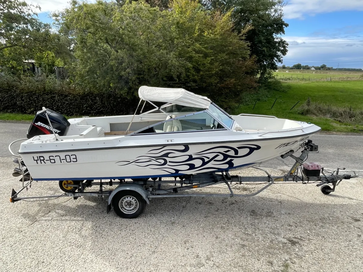 Polyester Speedboat Cobia Bowrider