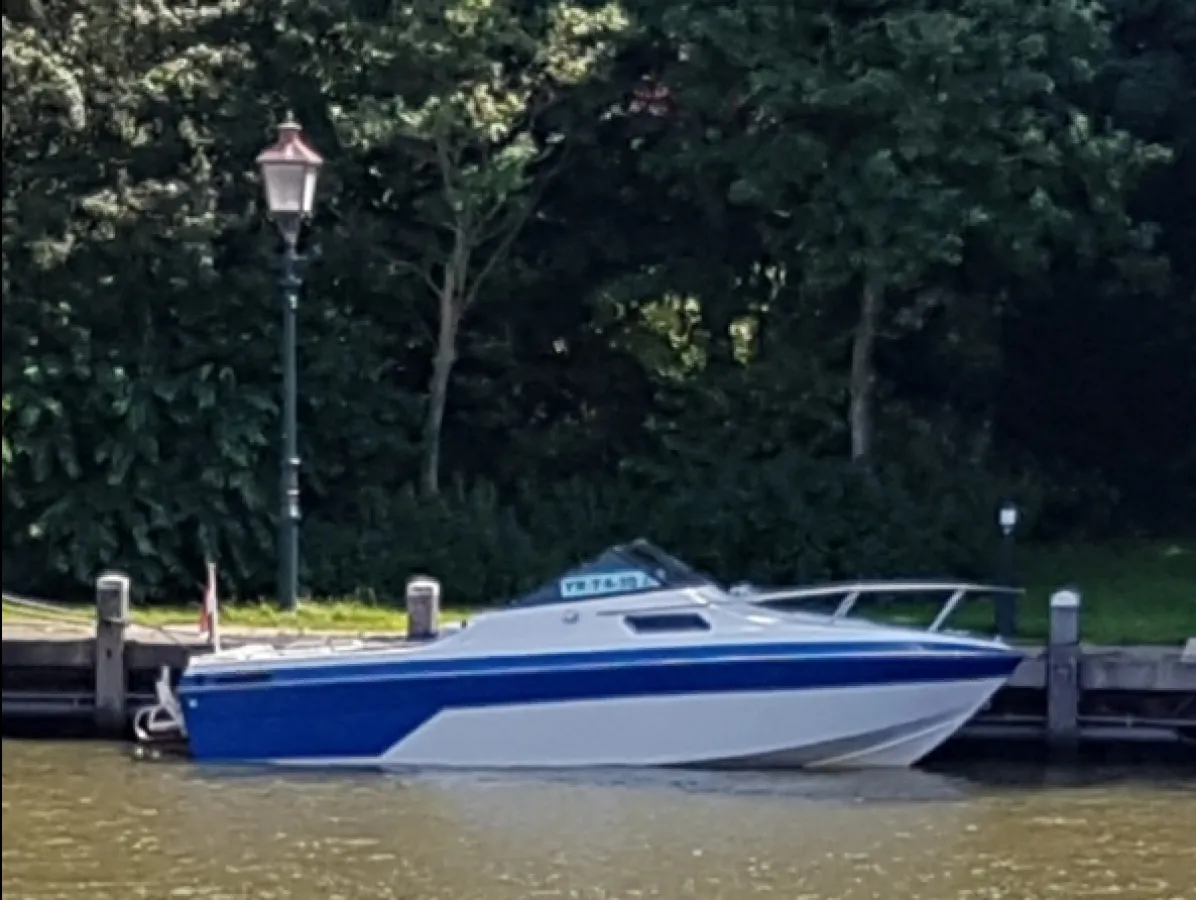 Polyester Speedboat Invader 210 Cuddy