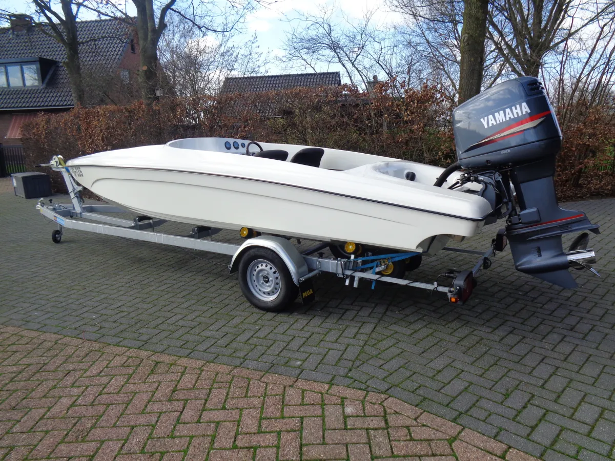 Polyester Speedboat Rebel 18ft