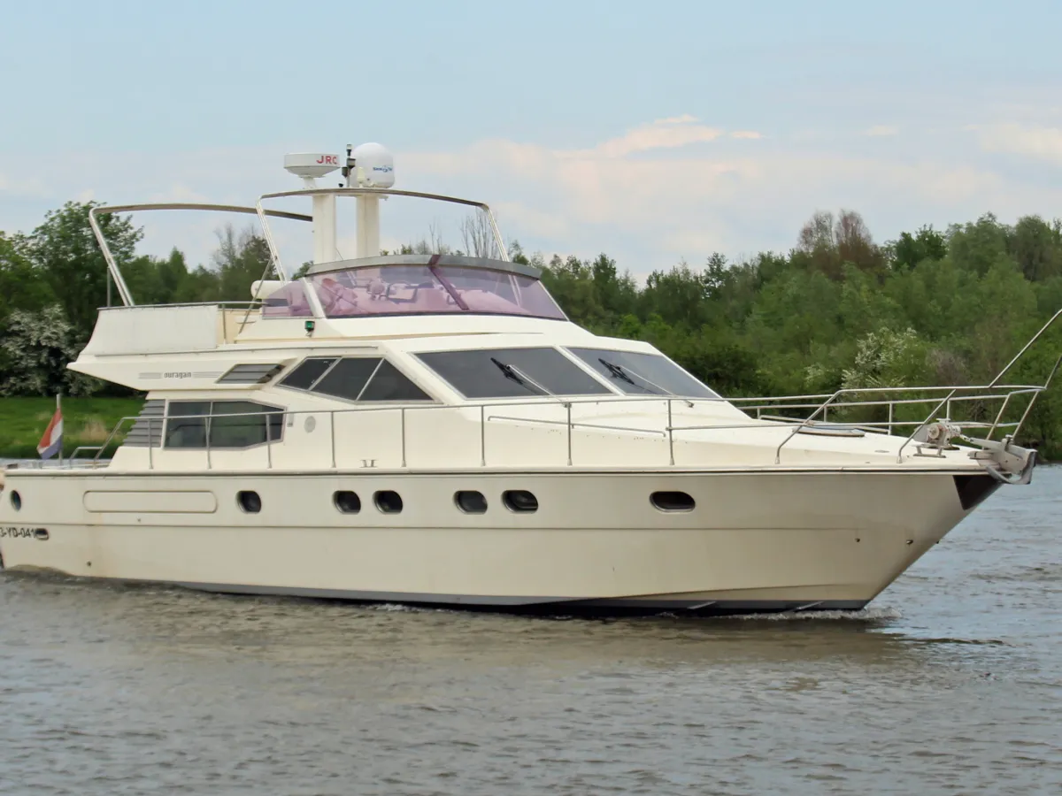 Polyester Motorboat Raffaelli Ouragan 52