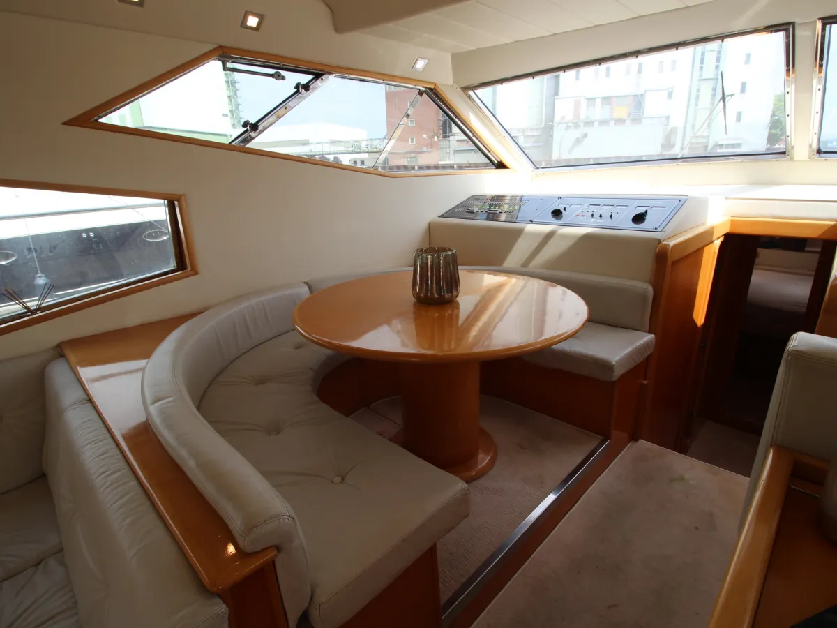 Polyester Motorboat Raffaelli Ouragan 52