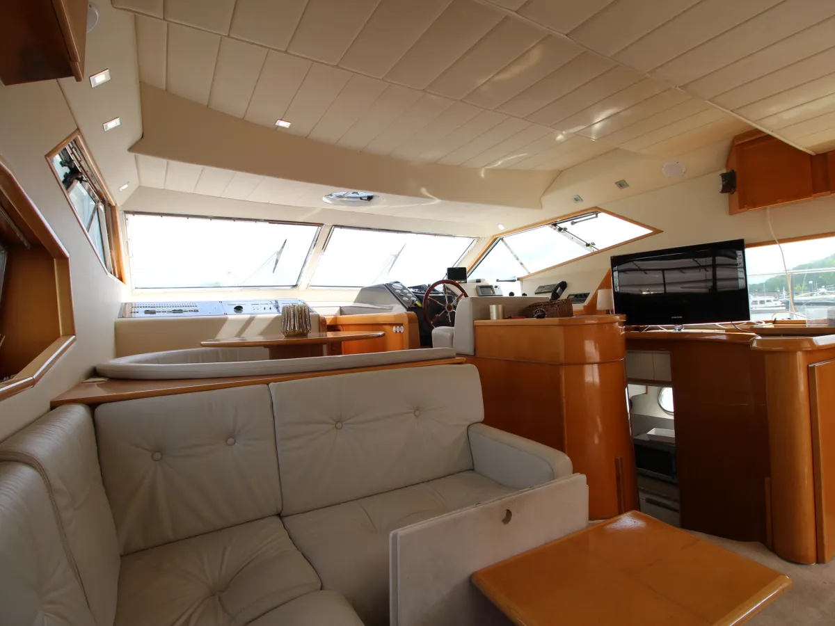 Polyester Motorboat Raffaelli Ouragan 52