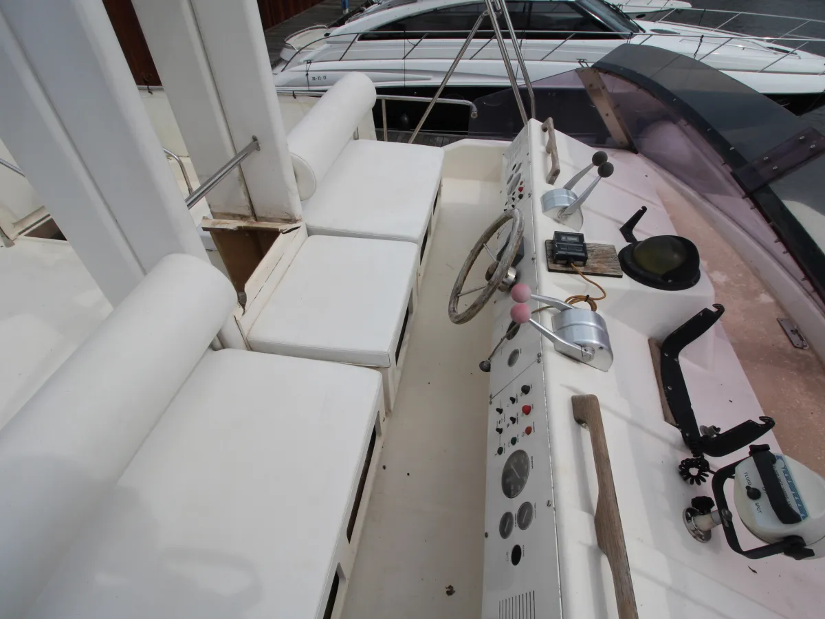 Polyester Motorboat Raffaelli Ouragan 52