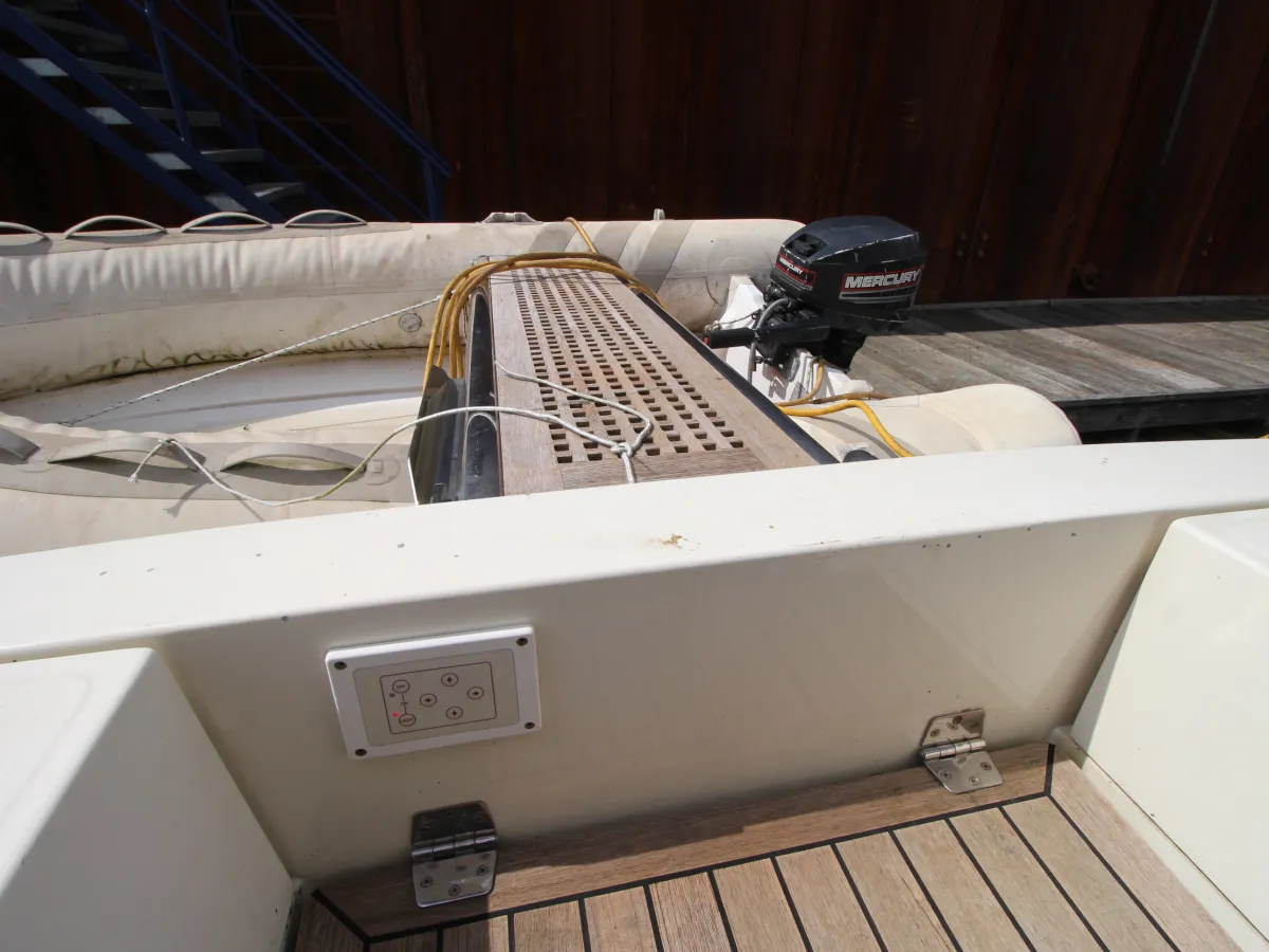 Polyester Motorboat Raffaelli Ouragan 52