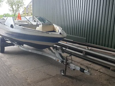 Bayliner Capri Omc