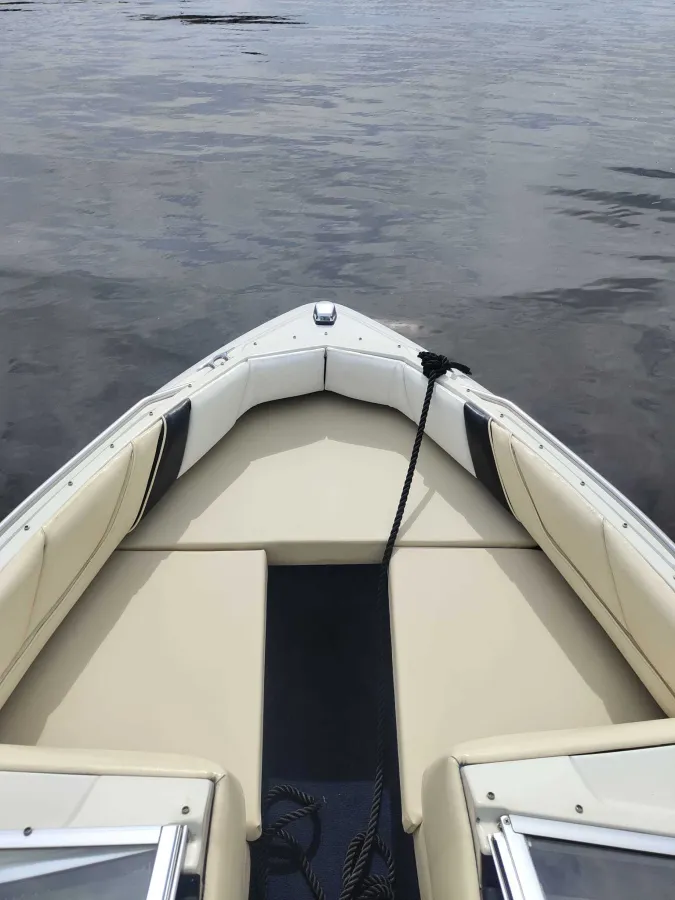 Polyester Speedboat Bayliner Capri Omc