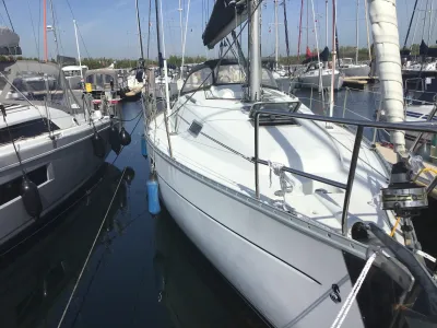 Polyester Sailboat Beneteau Océanis Clipper 331 Photo 1