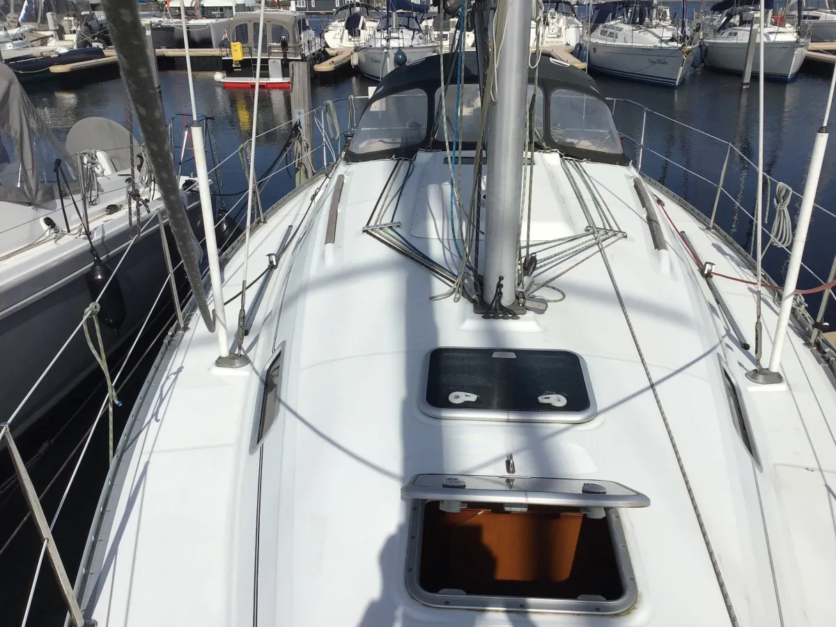 Polyester Sailboat Beneteau Océanis Clipper 331