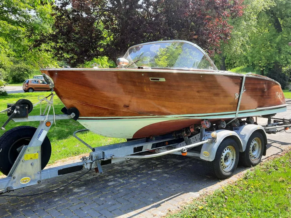 Wood Speedboat Boesch 510