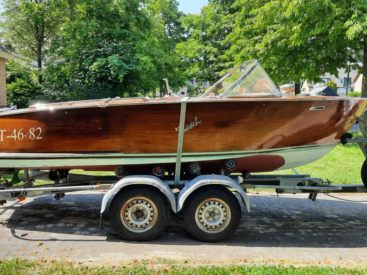 Wood Speedboat Boesch 510