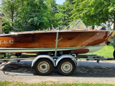 Wood Speedboat Boesch 510 Photo 1