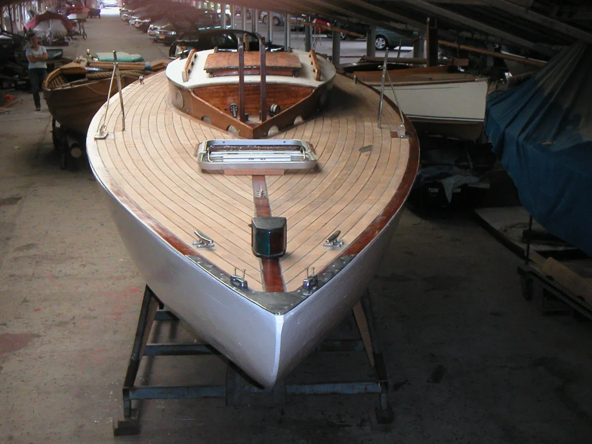 Wood Sailboat Draak H 4