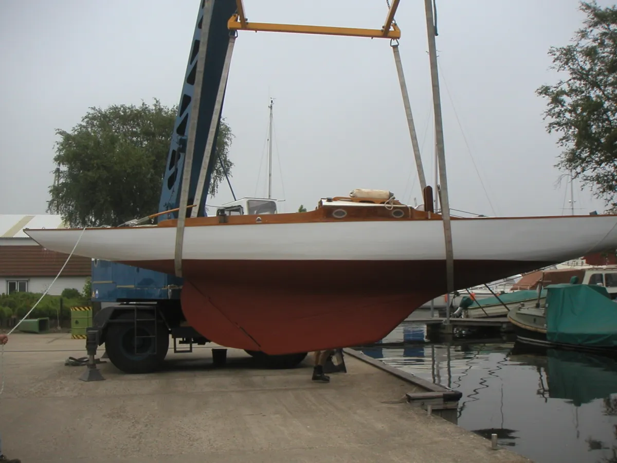 Wood Sailboat Draak H 4