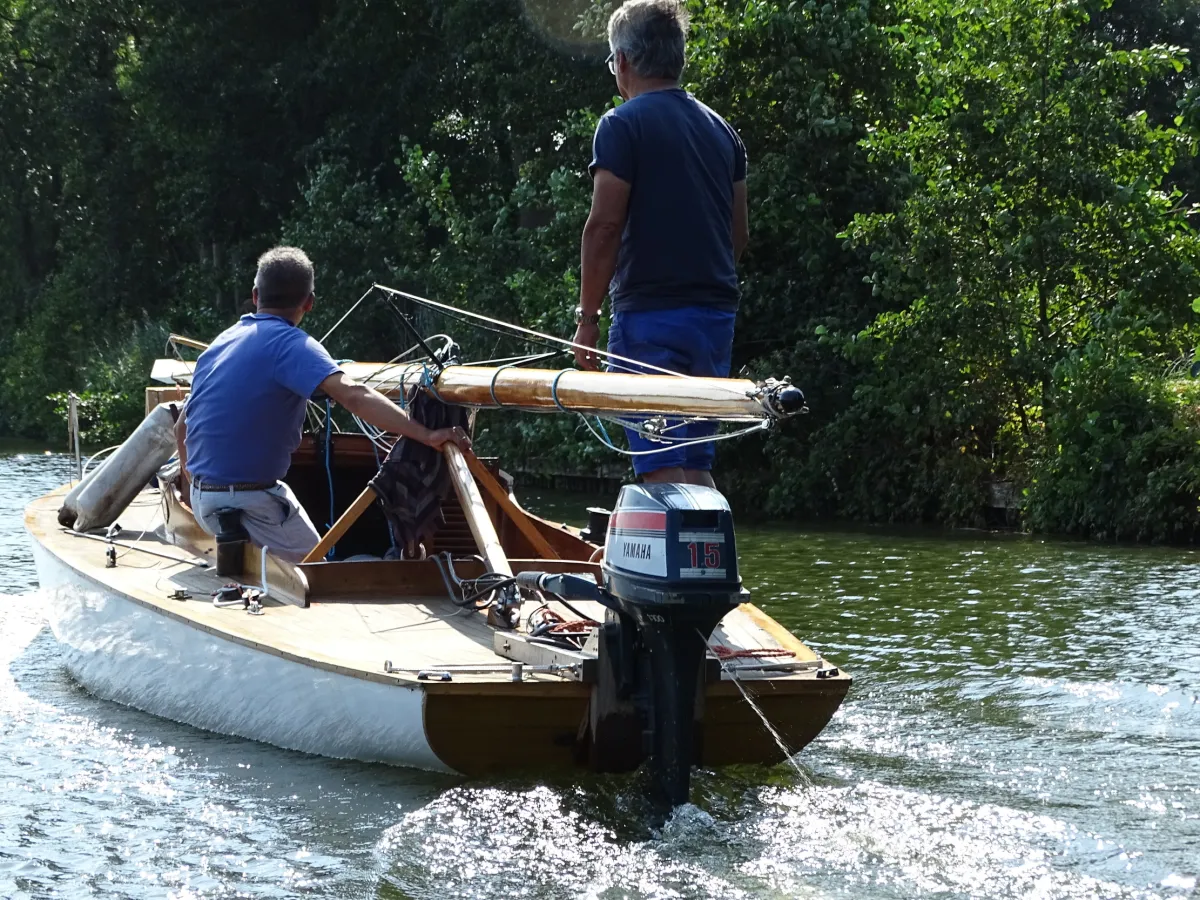 Wood Sailboat Draak H 4