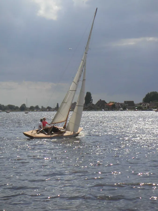 Wood Sailboat Draak H 4