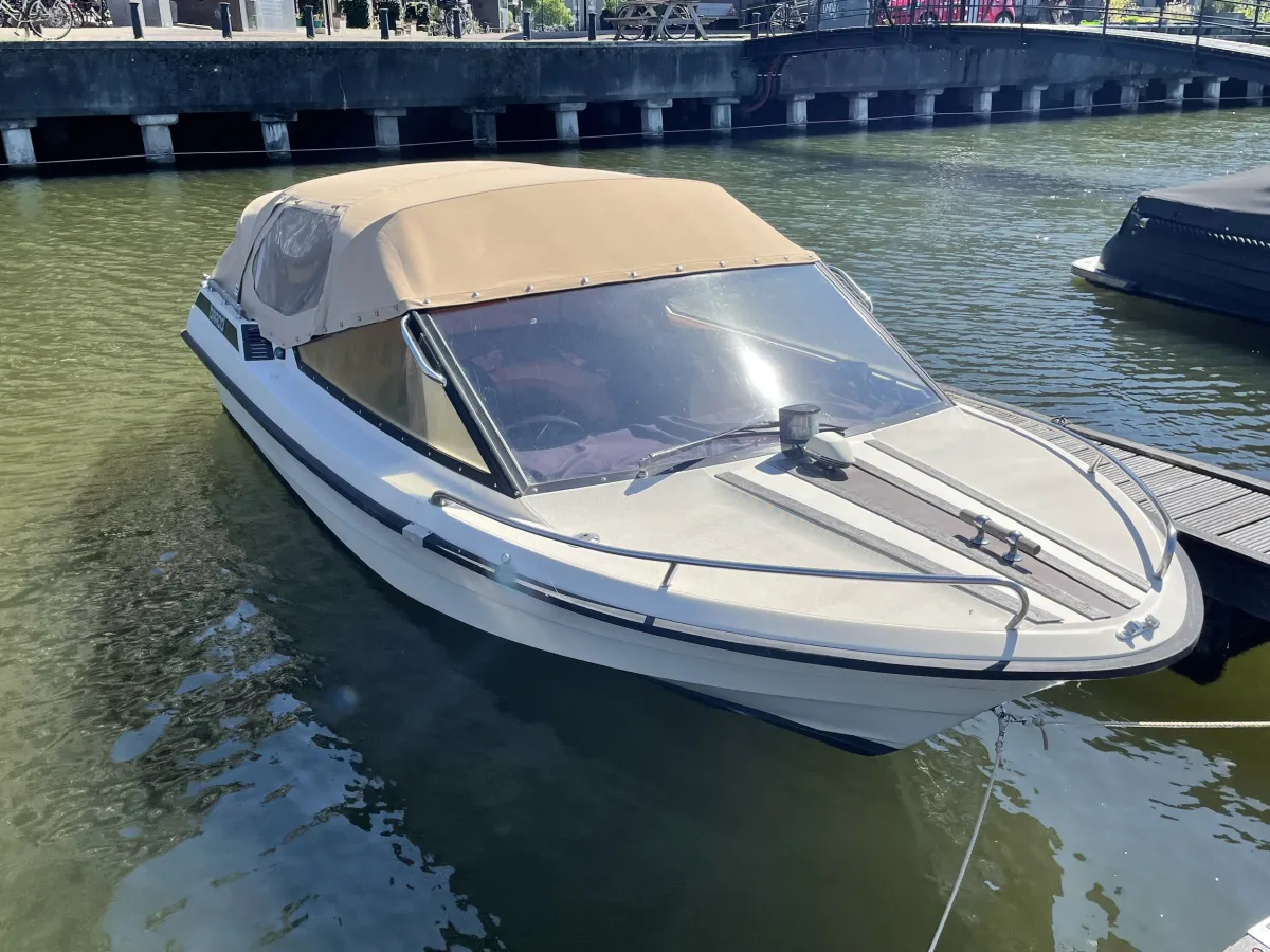 Polyester Speedboat Draco 1800 Suntop