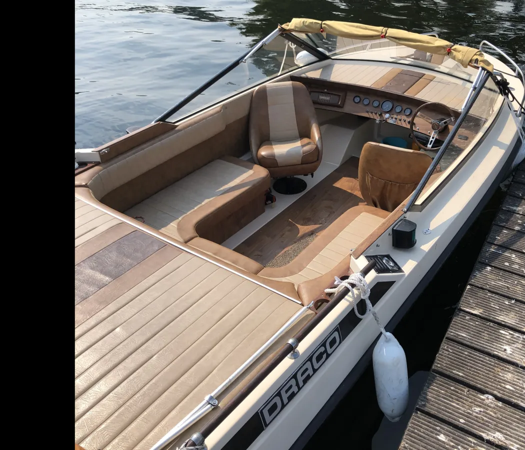 Polyester Speedboat Draco 1800 Suntop