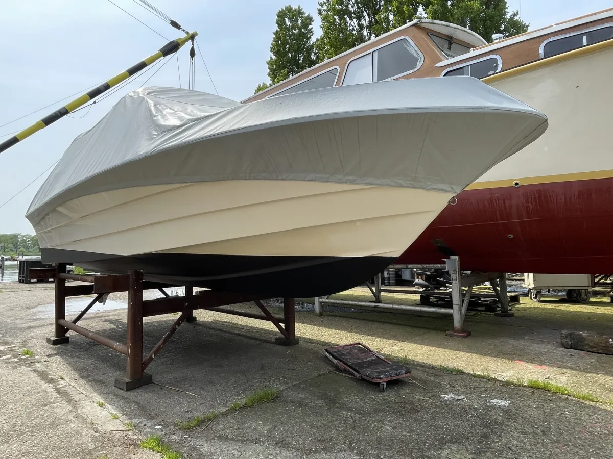 Polyester Speedboat Draco 1800 Suntop