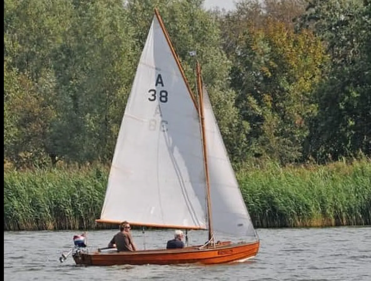 Wood Open zeilboot Jol Akkrumer