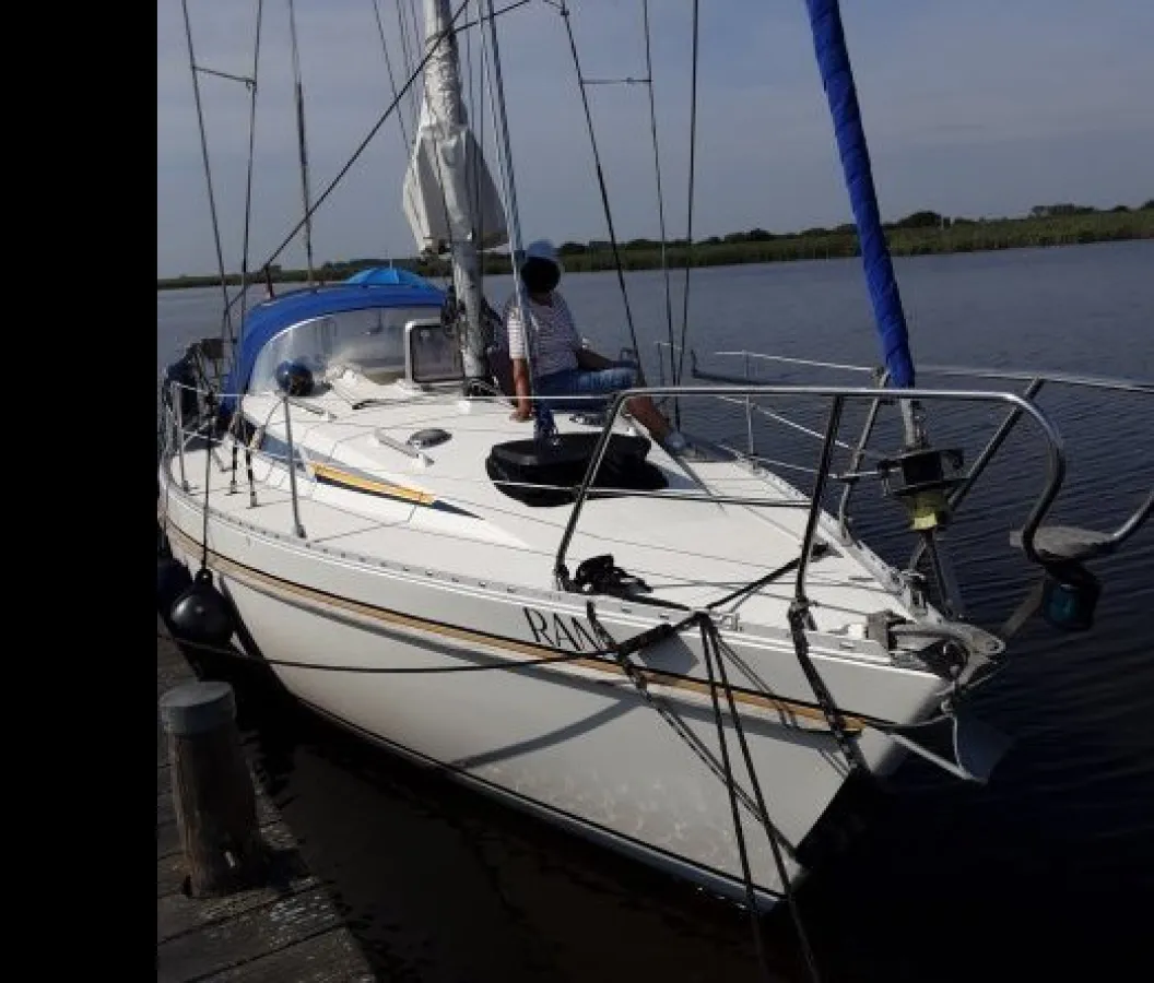 Polyester Sailboat Moody 31