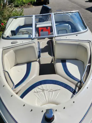 Polyester Speedboat Bayliner Capri 1750 Photo 8