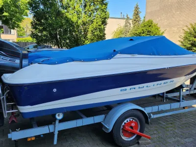 Polyester Speedboat Bayliner Capri 1750 Photo 21