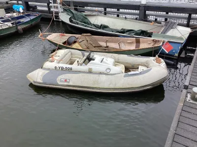 Avon Seasport 320 Jet