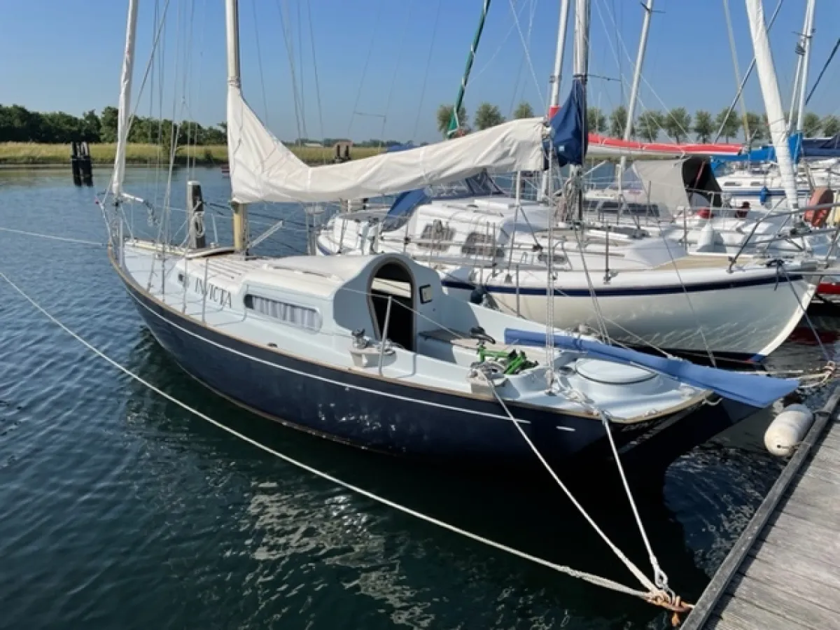 Polyester Sailboat Van de Stadt Invicta