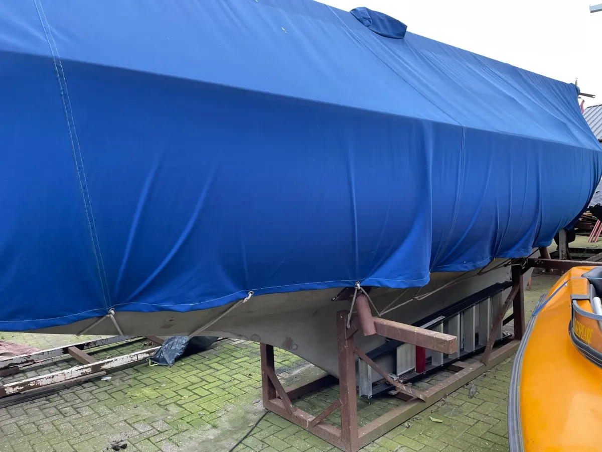 Polyester Sailboat Van de Stadt Invicta