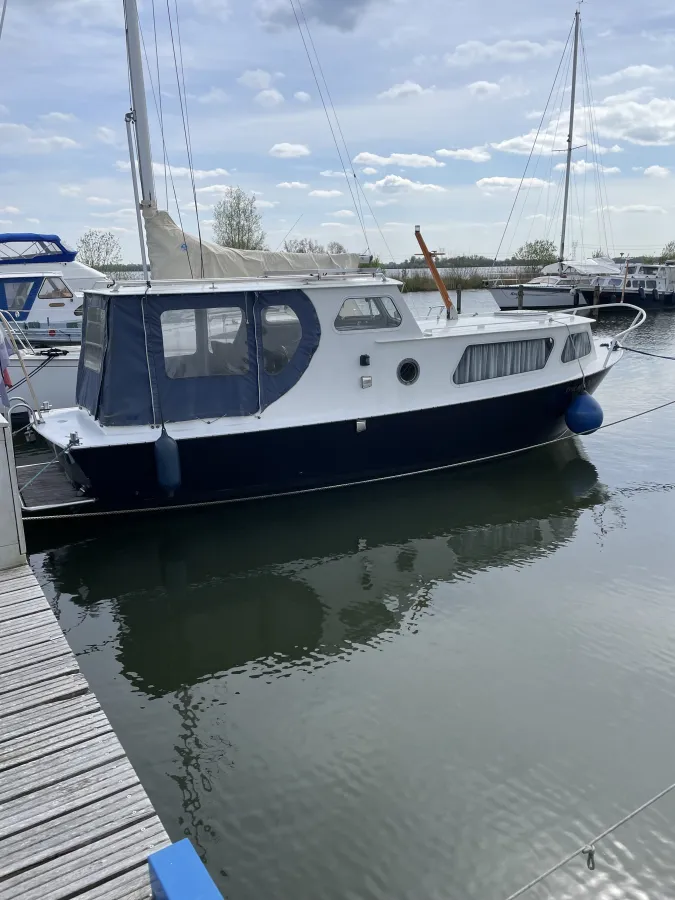 Steel Motorboat Brekkenkruiser Kajuitjacht