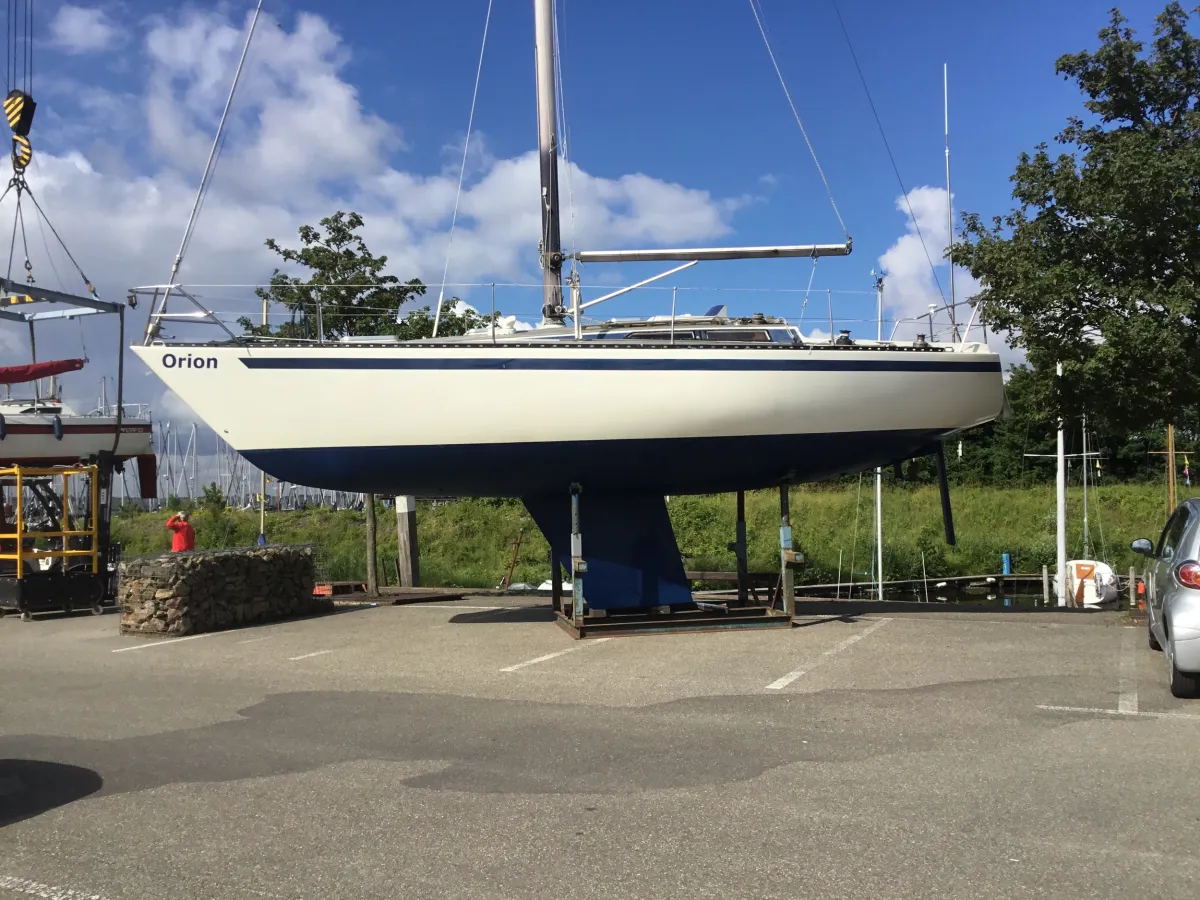 Polyester Sailboat Kalik 33