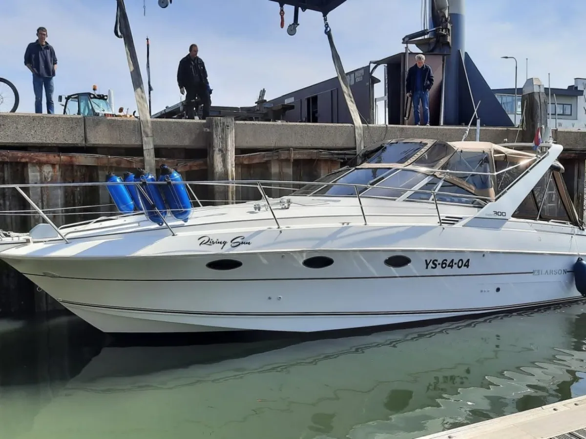 Polyester Motorboat Larson 300 Cabrio