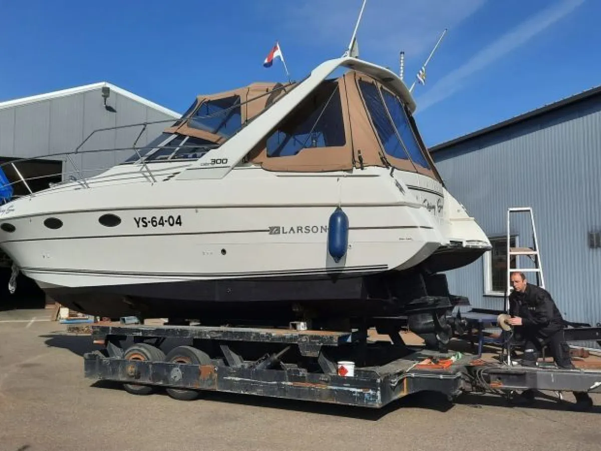 Polyester Motorboat Larson 300 Cabrio