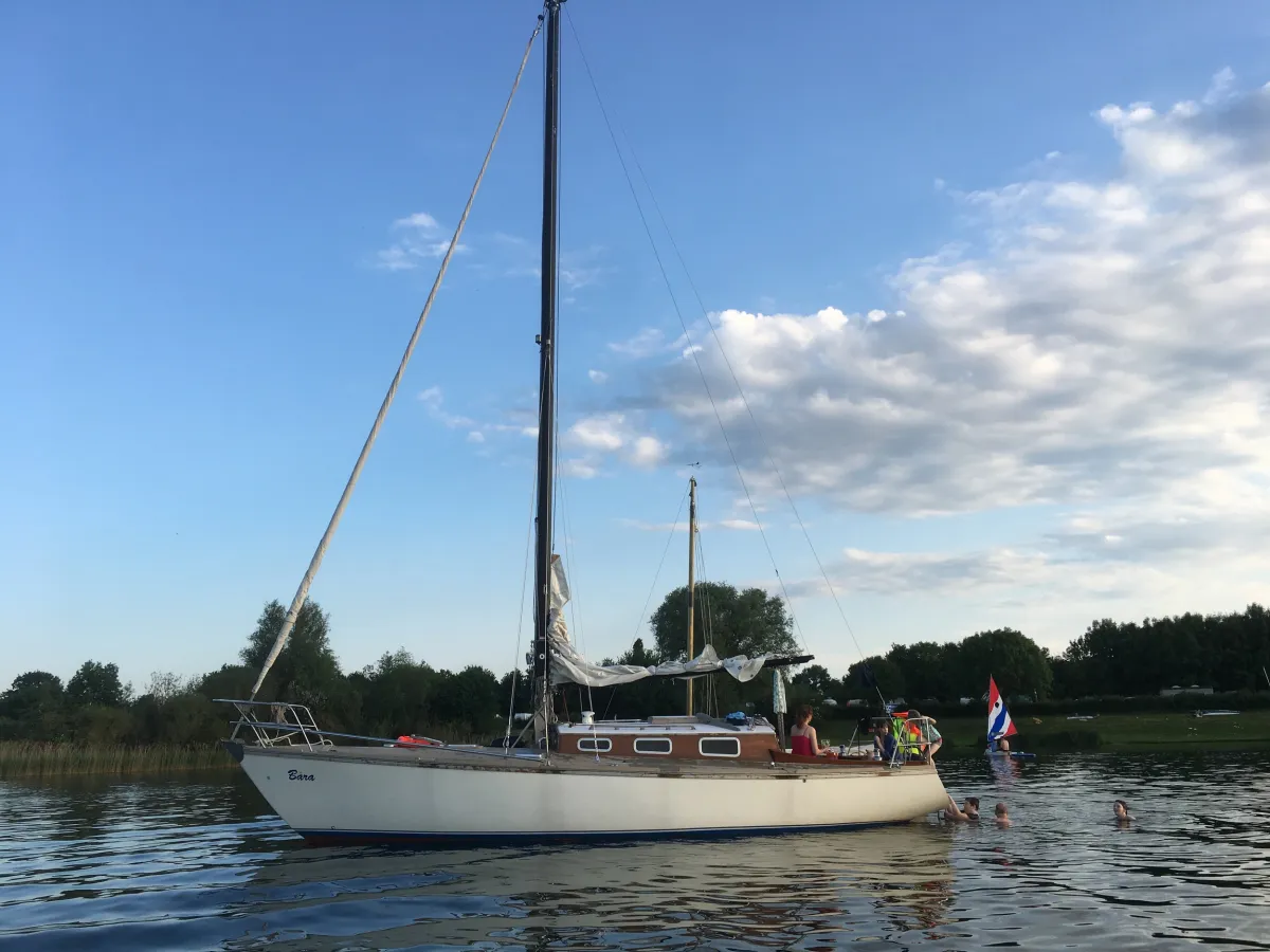 Polyester Sailboat Nantucket 33