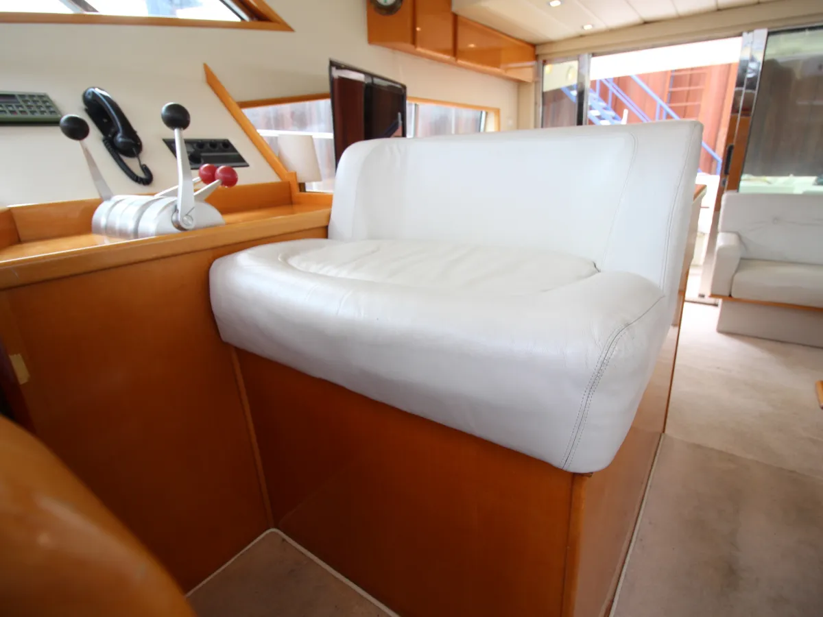 Polyester Motorboat Raffaelli Ouragan 52