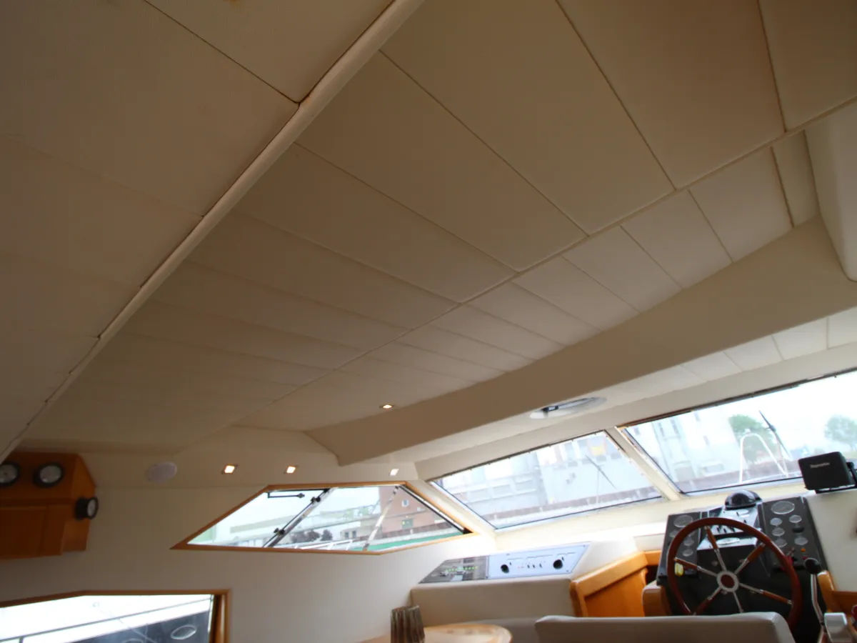 Polyester Motorboat Raffaelli Ouragan 52