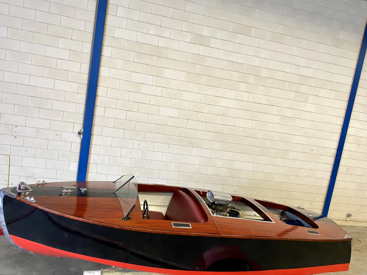 Wood Speedboat Runabout ChrisCraft Replica