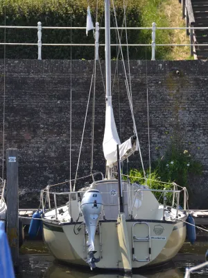 Polyester Sailboat Friendship 22 Photo 2