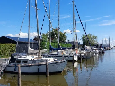 Polyester Sailboat Fellowship 27 Photo 32